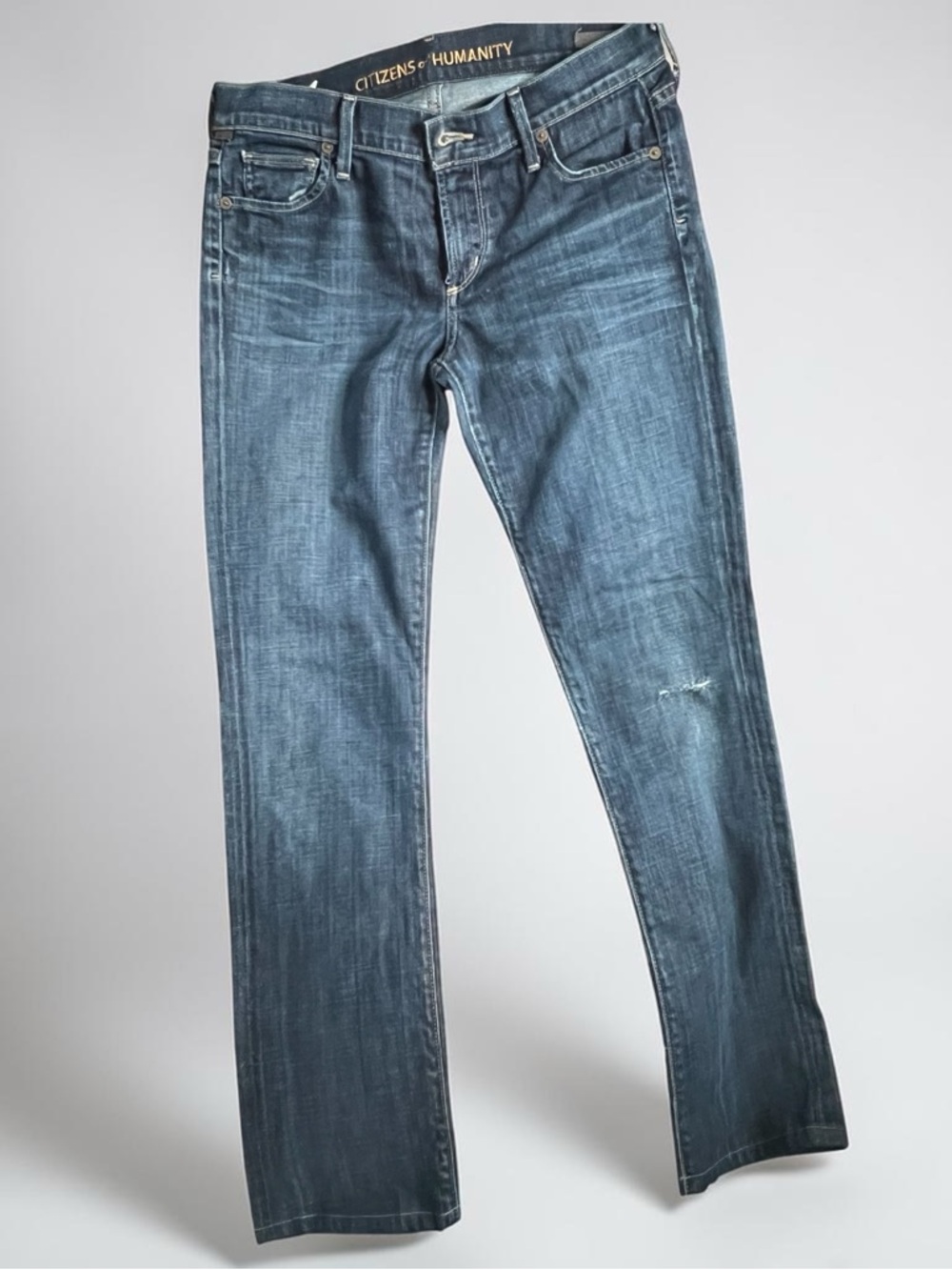 Citizens Of Humanity Straight Leg Jeans in Medium Blue Wash